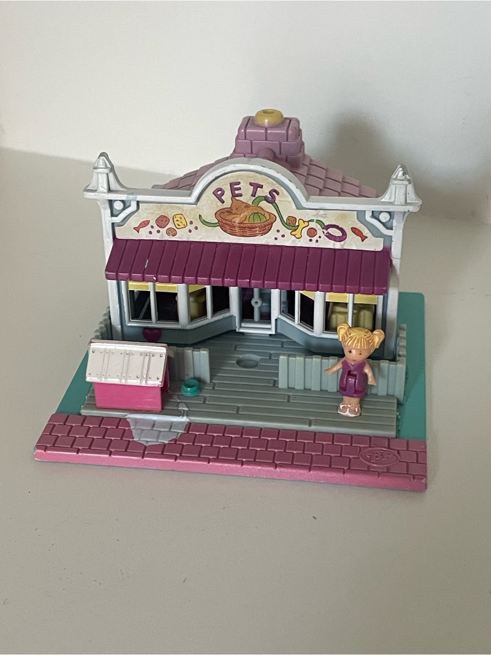 Vintage 1993 Polly Pocket Bluebird Pollyville Pet Shop Playset + Doll